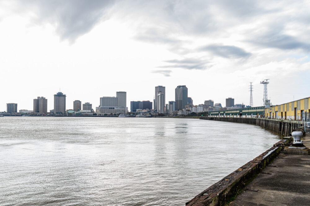 Skyline of New Orleans from the Mississippi River wharves to the skyline of the French Quarter and downtown