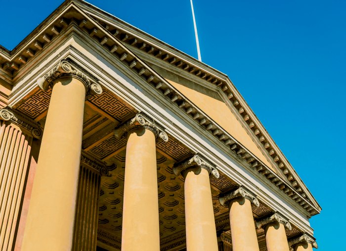 photo of the outside of a court house