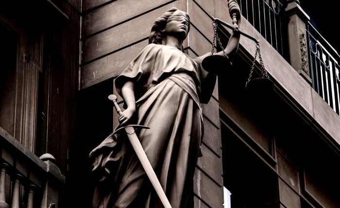 statue outside of louisiana courthouse